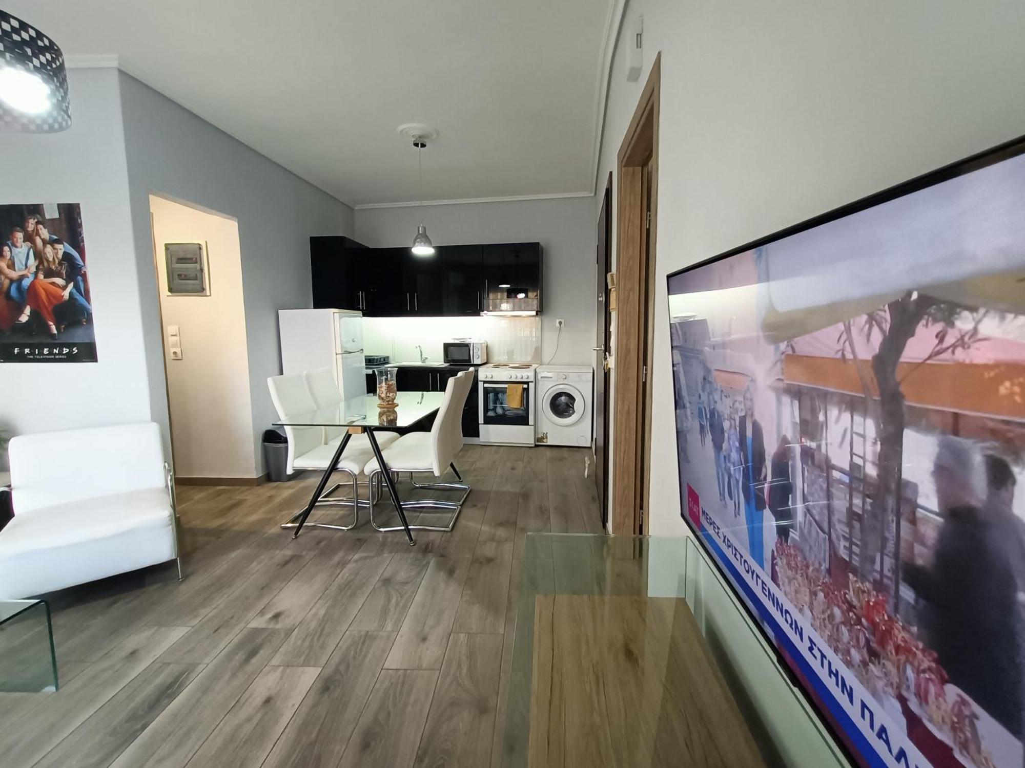 Highlighted Hosting Apartment *